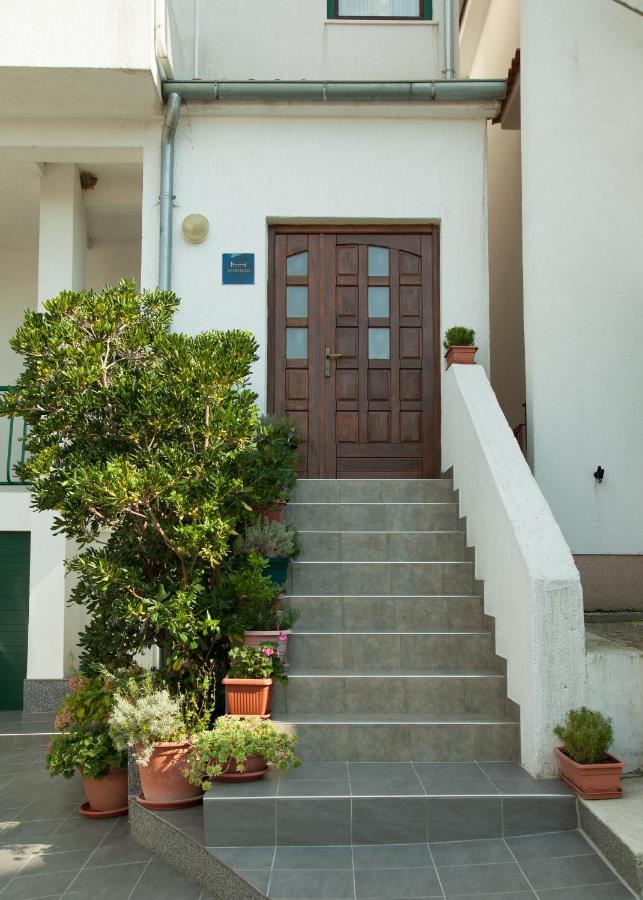 Apartments By The Sea Bilo, Primosten - 4191 외부 사진