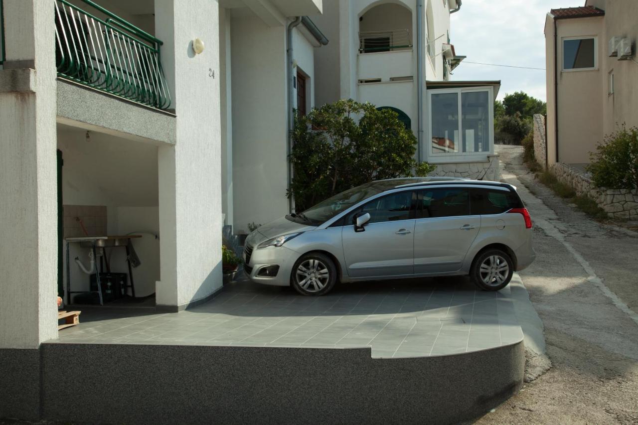 Apartments By The Sea Bilo, Primosten - 4191 외부 사진