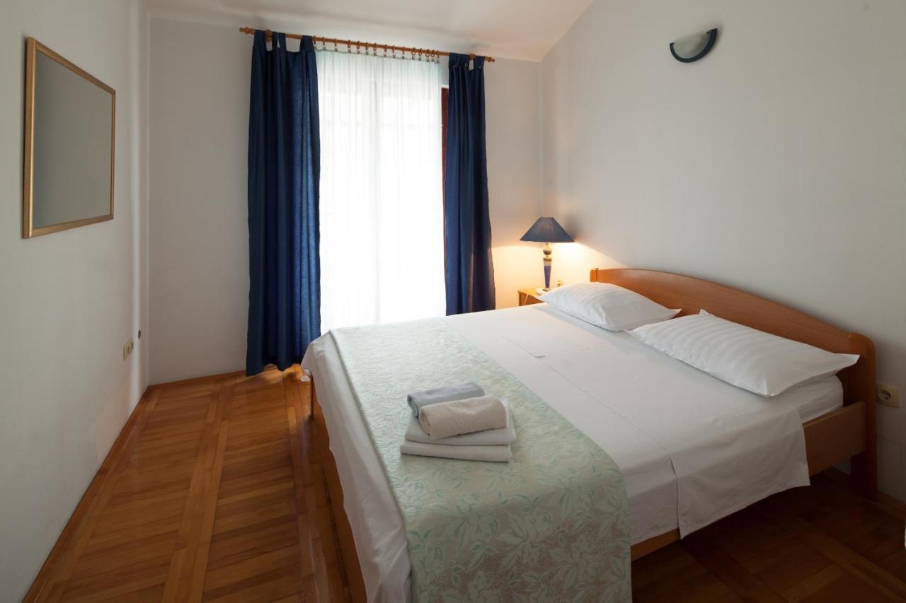 Apartments By The Sea Bilo, Primosten - 4191 외부 사진
