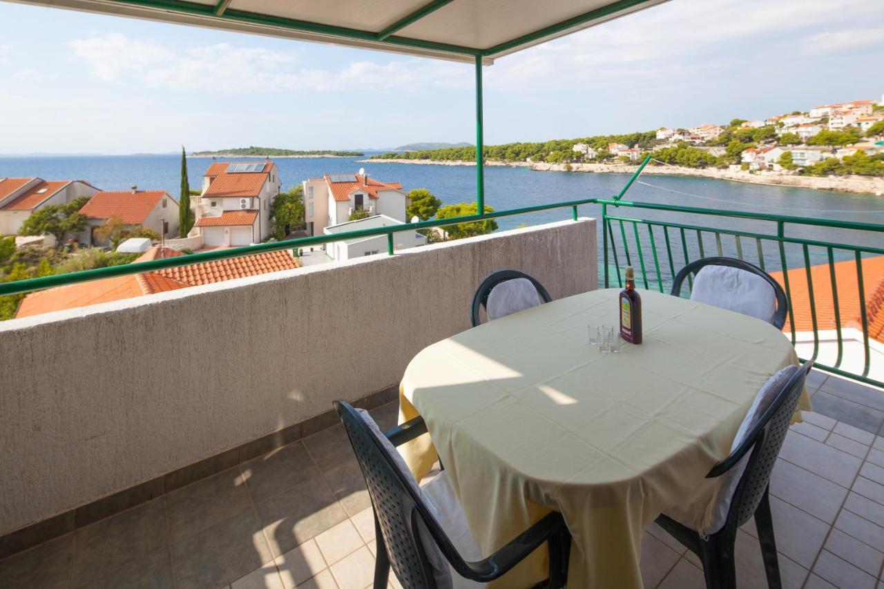 Apartments By The Sea Bilo, Primosten - 4191 외부 사진