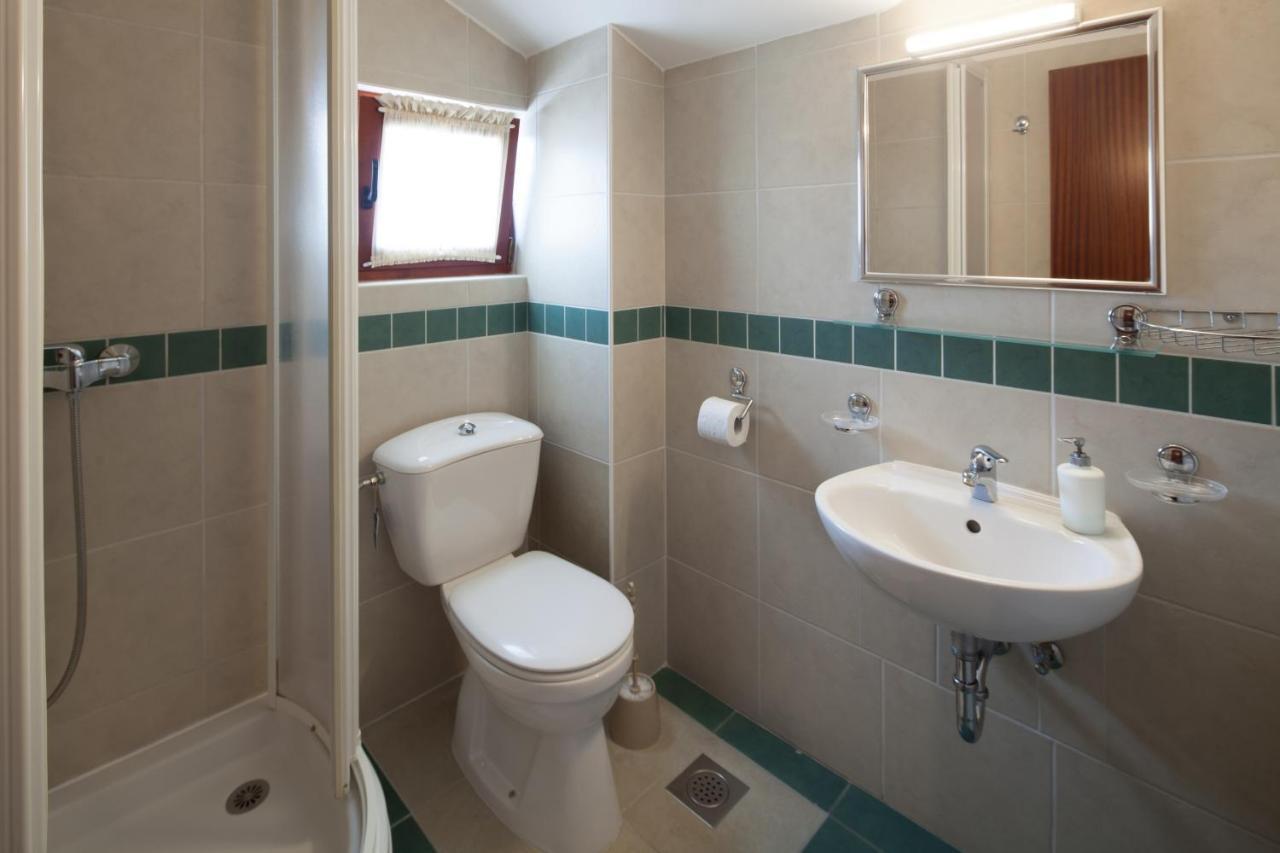 Apartments By The Sea Bilo, Primosten - 4191 외부 사진