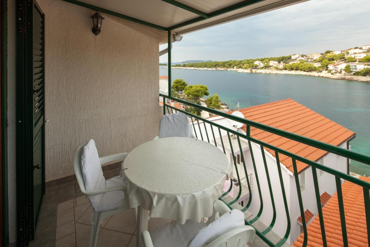 Apartments By The Sea Bilo, Primosten - 4191 외부 사진