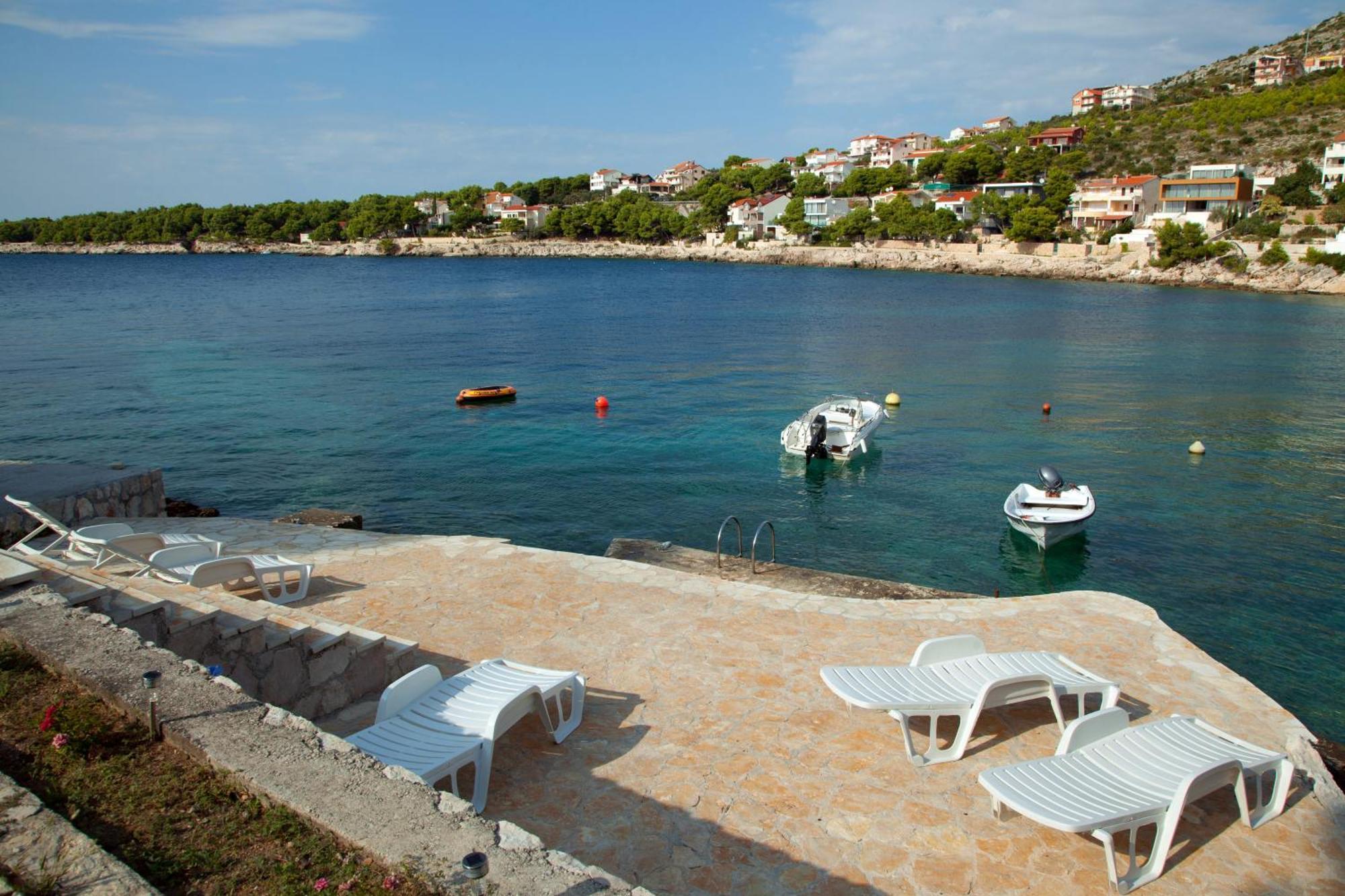Apartments By The Sea Bilo, Primosten - 4191 외부 사진